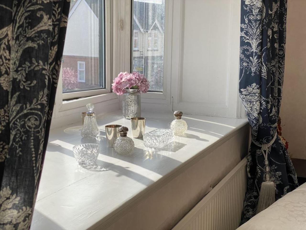 Deluxe Three Bed Bnb In Henley-On-Thames Near Station River & Town Centre 外观 照片